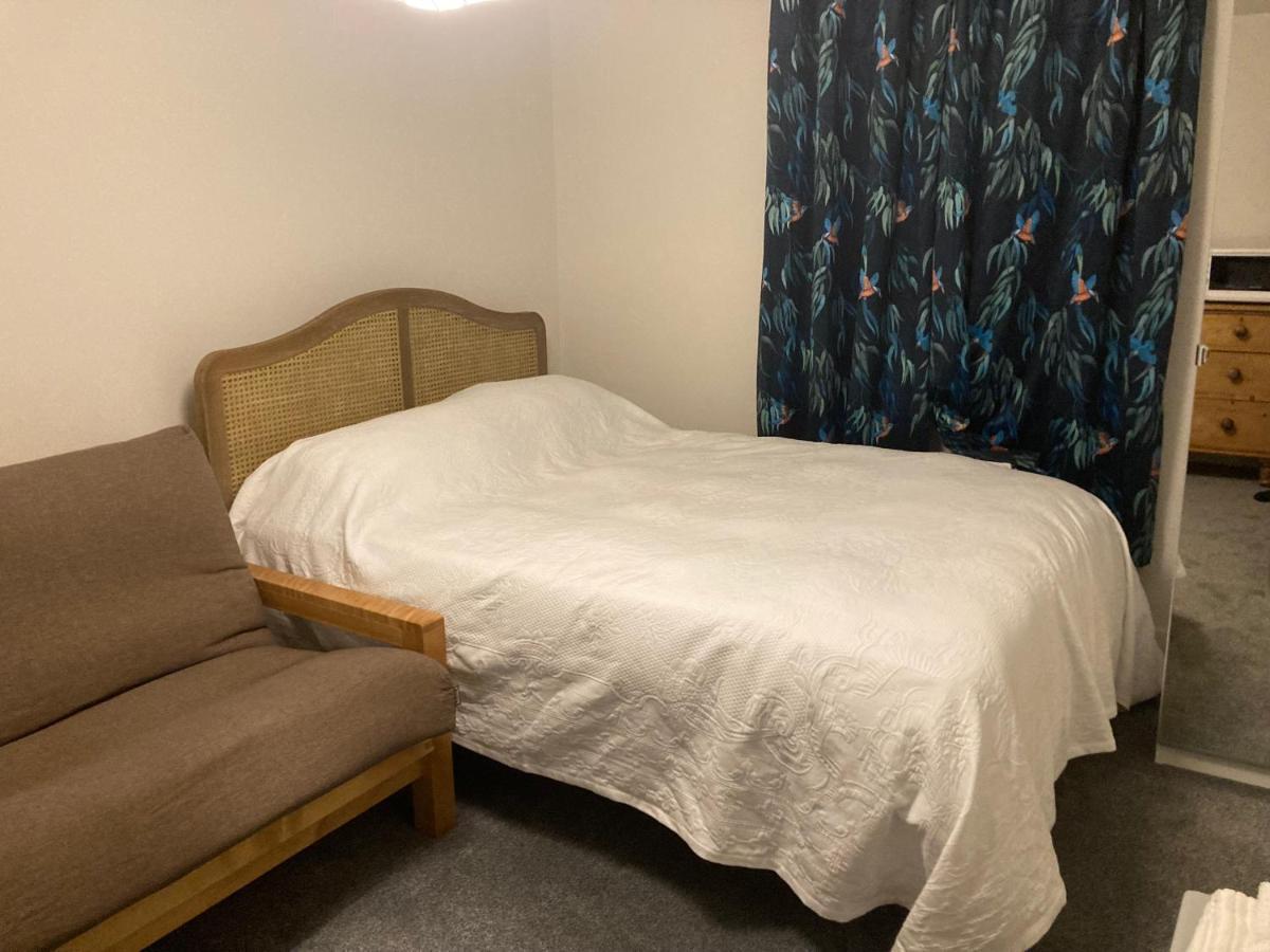 Beautiful 1-Bed Studio In Londra Esterno foto